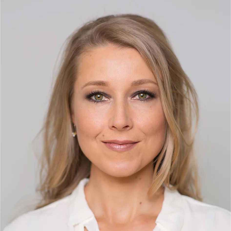 Sarah Smarsh, journalist and author headshot, Heartland 